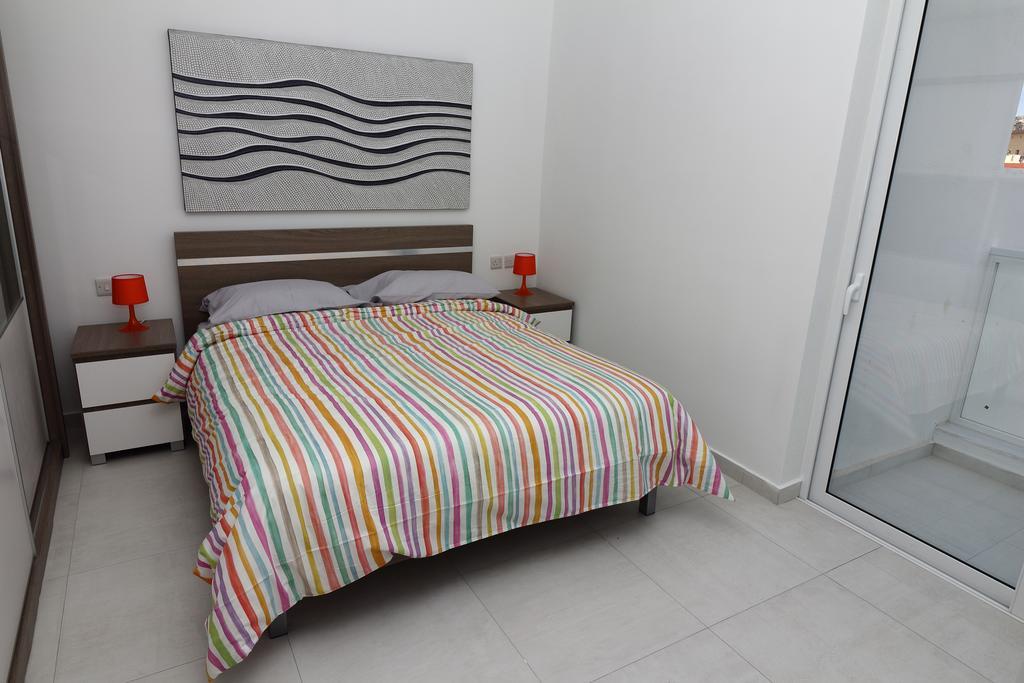 Apartamento Sea View Penthouse Mellieha Bay Exterior foto